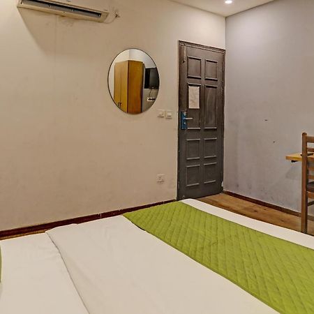 Hotel Admire Inn "Near Atal Chowk, Sector 15, Vasundhara" กาเซียบัด ภายนอก รูปภาพ