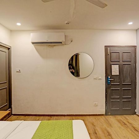 Hotel Admire Inn "Near Atal Chowk, Sector 15, Vasundhara" กาเซียบัด ภายนอก รูปภาพ