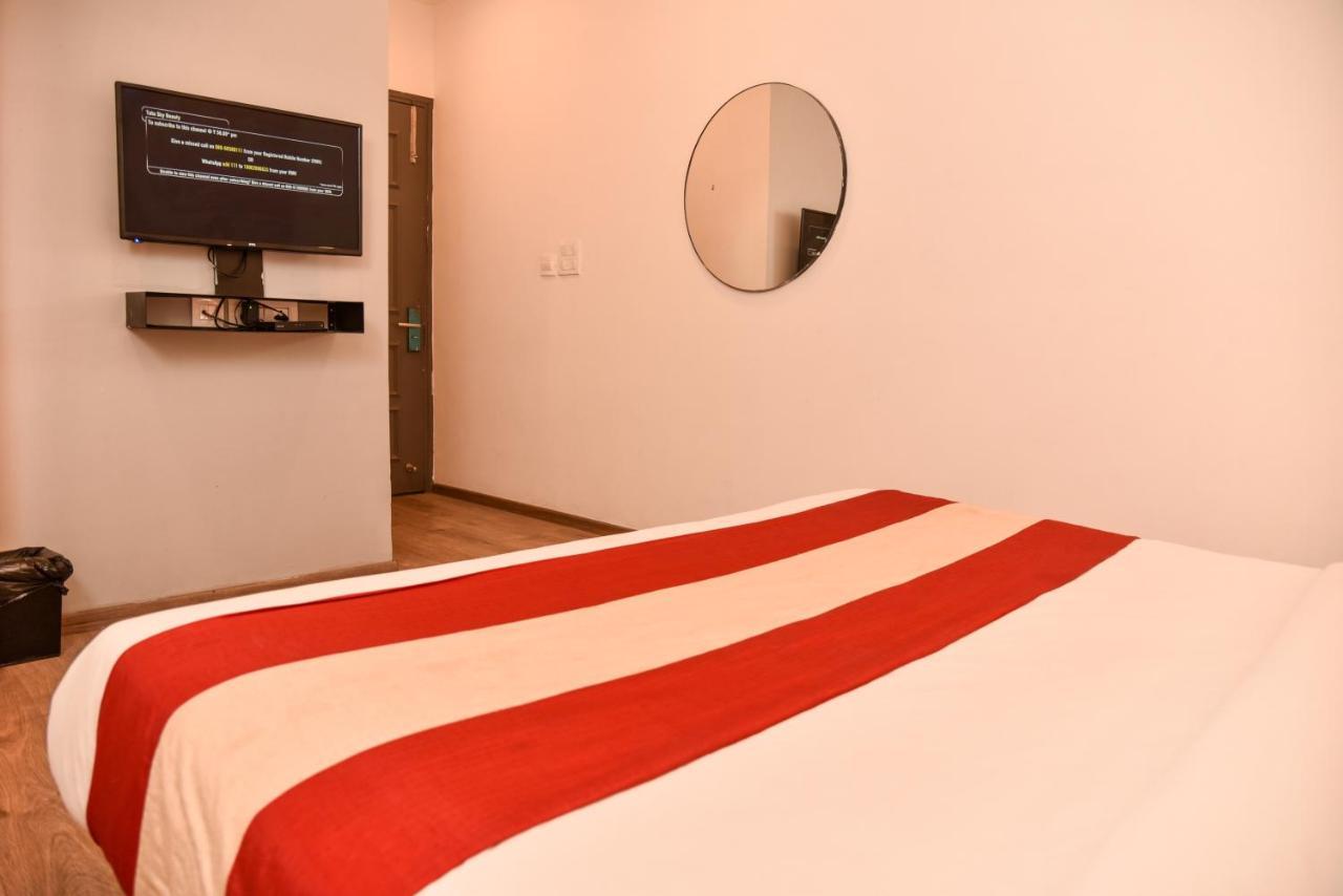 Hotel Admire Inn "Near Atal Chowk, Sector 15, Vasundhara" กาเซียบัด ภายนอก รูปภาพ
