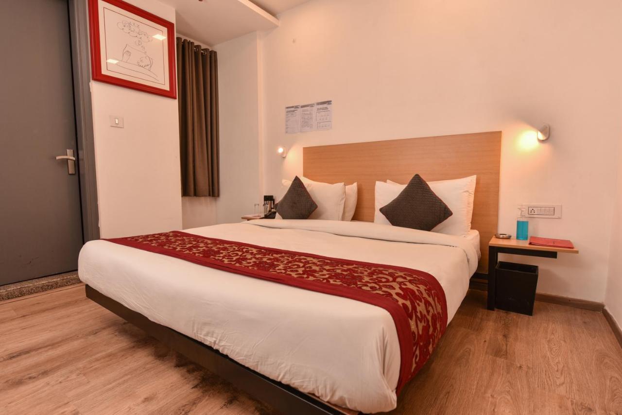 Hotel Admire Inn "Near Atal Chowk, Sector 15, Vasundhara" กาเซียบัด ภายนอก รูปภาพ