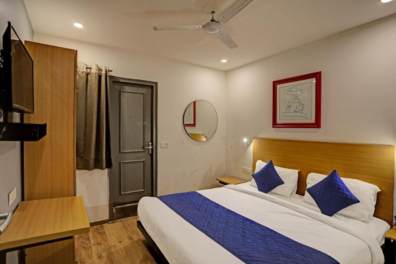 Hotel Admire Inn "Near Atal Chowk, Sector 15, Vasundhara" กาเซียบัด ภายนอก รูปภาพ