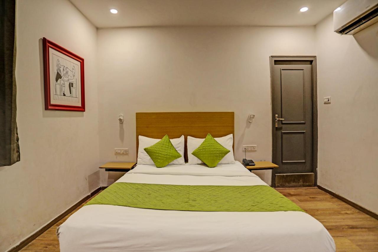 Hotel Admire Inn "Near Atal Chowk, Sector 15, Vasundhara" กาเซียบัด ภายนอก รูปภาพ