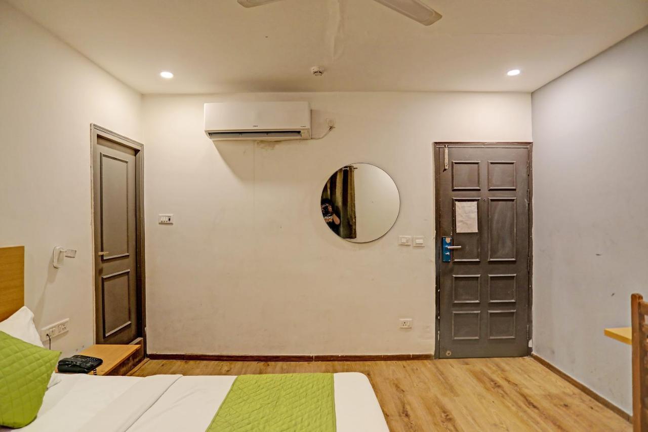 Hotel Admire Inn "Near Atal Chowk, Sector 15, Vasundhara" กาเซียบัด ภายนอก รูปภาพ